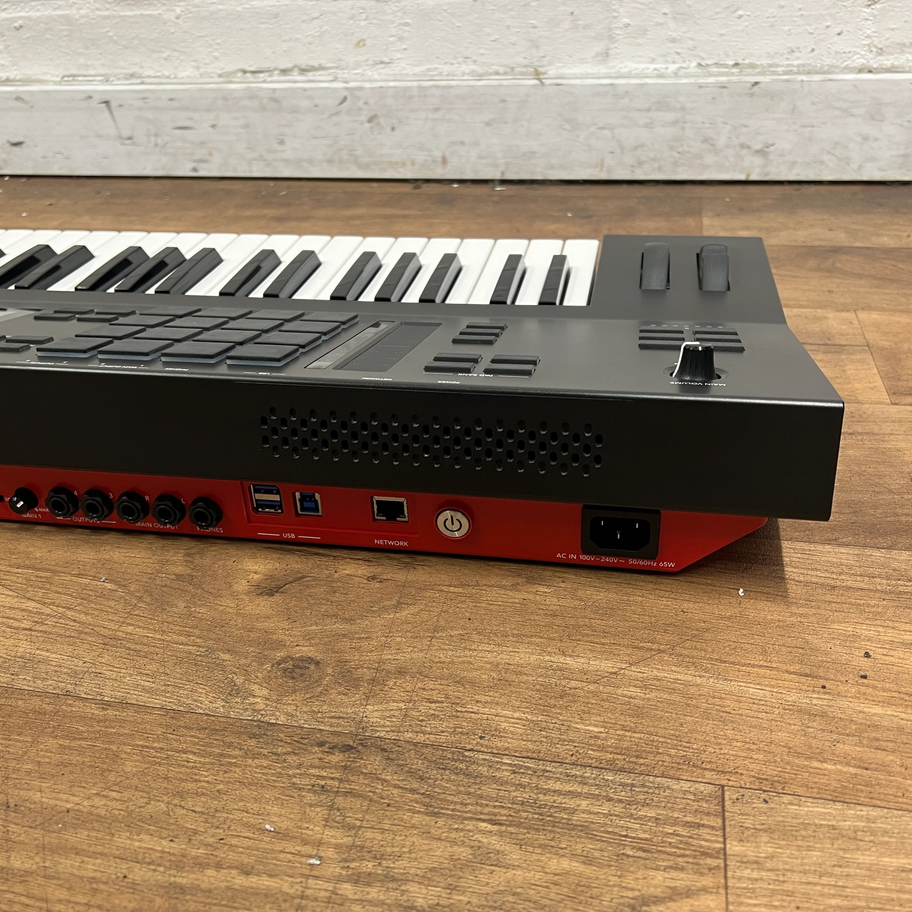 Akai MPC Key 61 keyboard; Serial No: A12211251709298 | Second Hand - Image 12