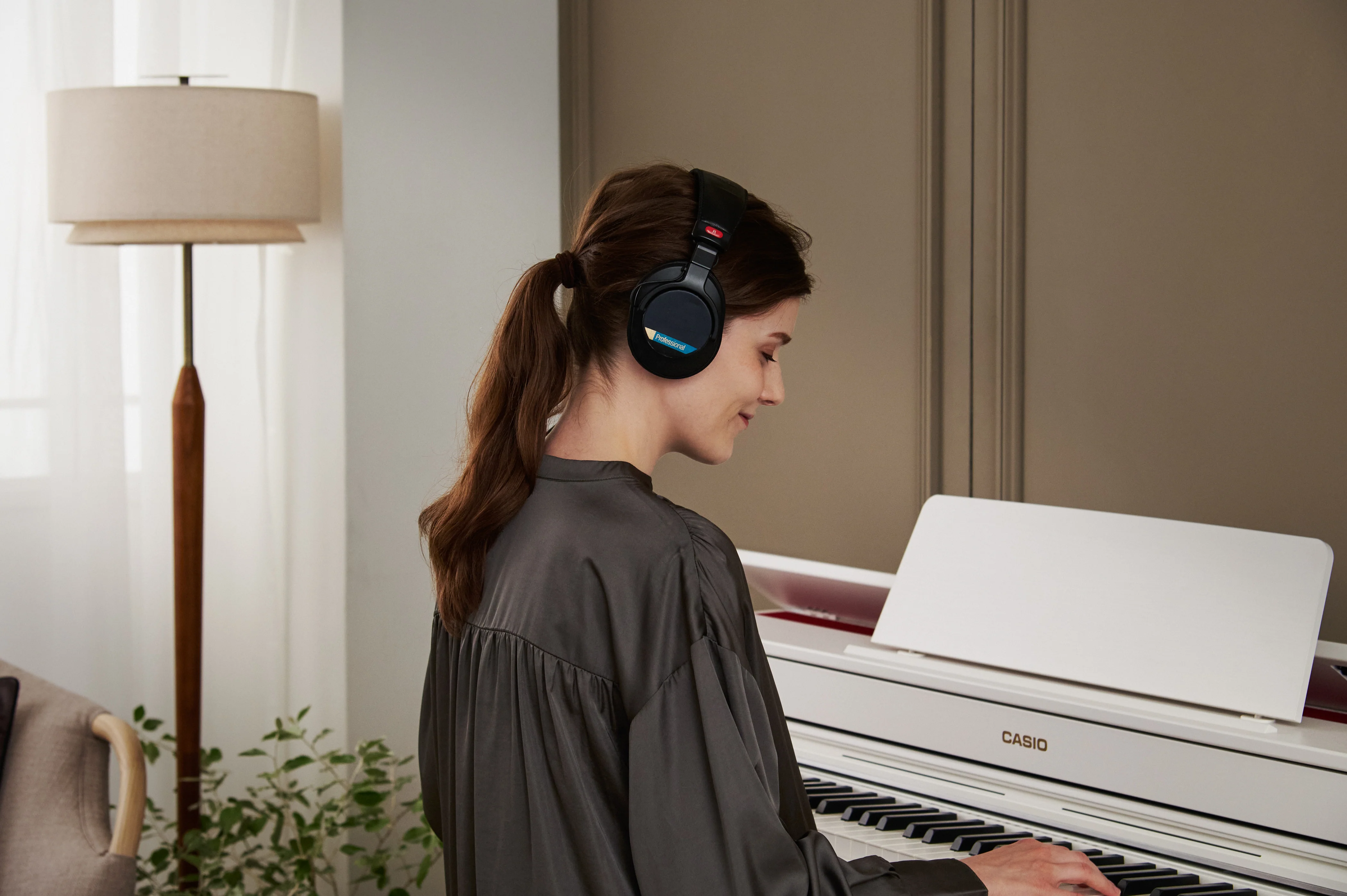 Casio AP300 Digital Piano Value Package; White - Image 9