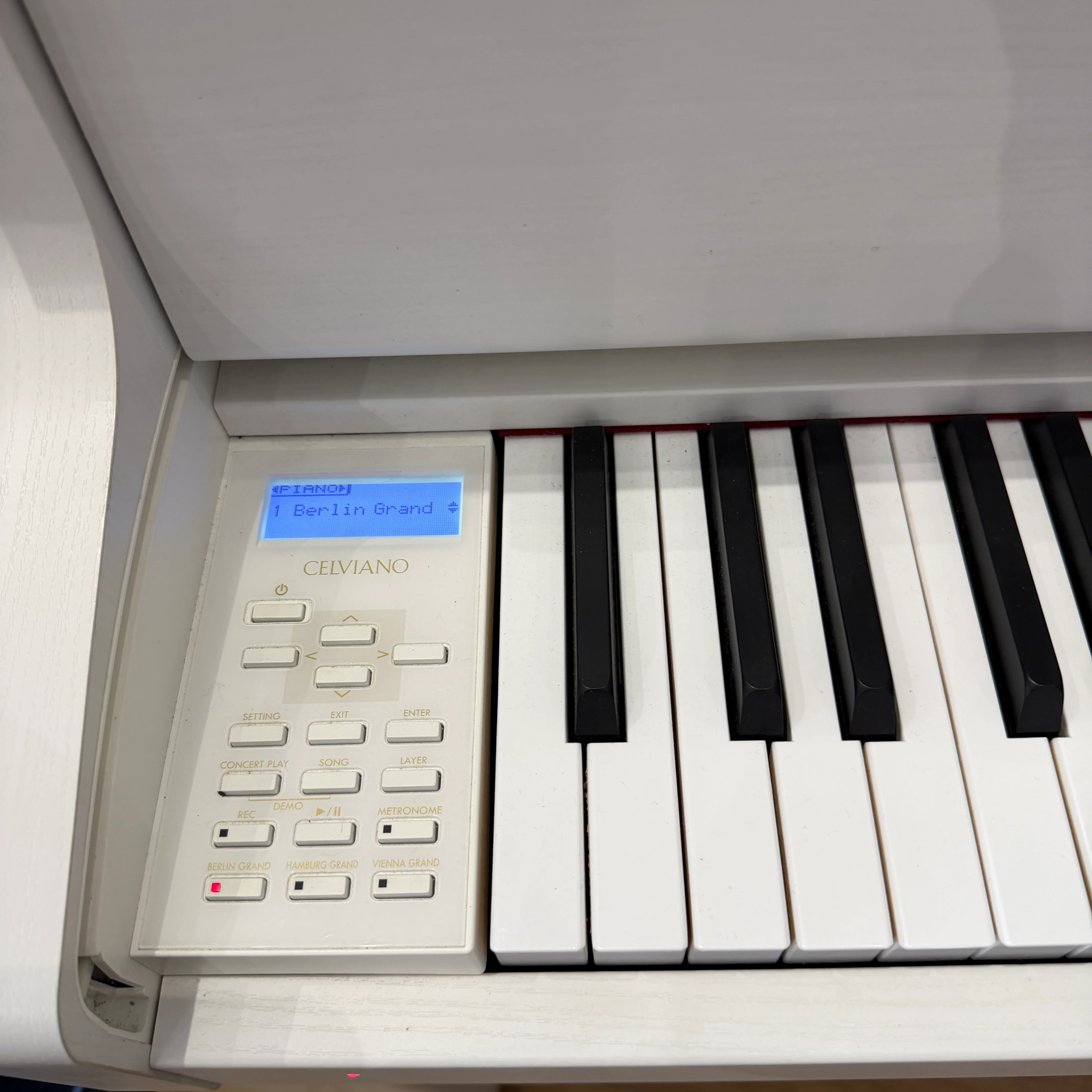 Casio GP300 Digital Piano White,  With Matching Stool: Serial No: 935BDC591007864 | Second Hand - Image 7