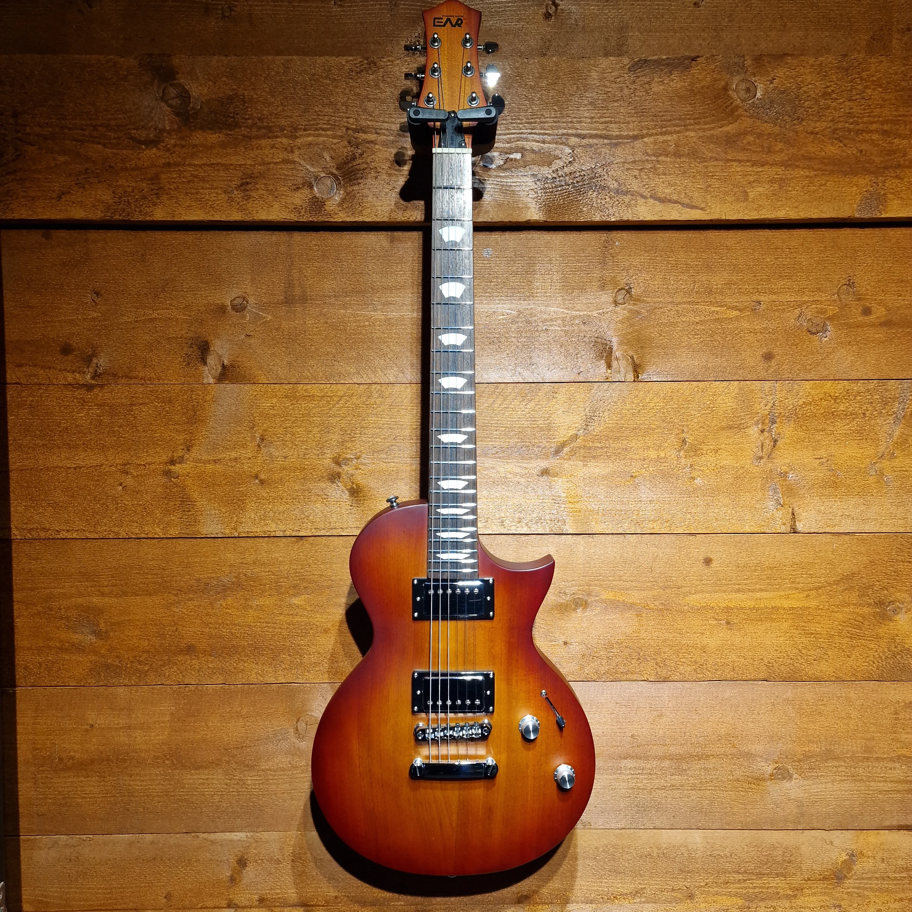 Eart EGLP-610 Electric Guitar; Honey Tea | Second Hand - Image 2