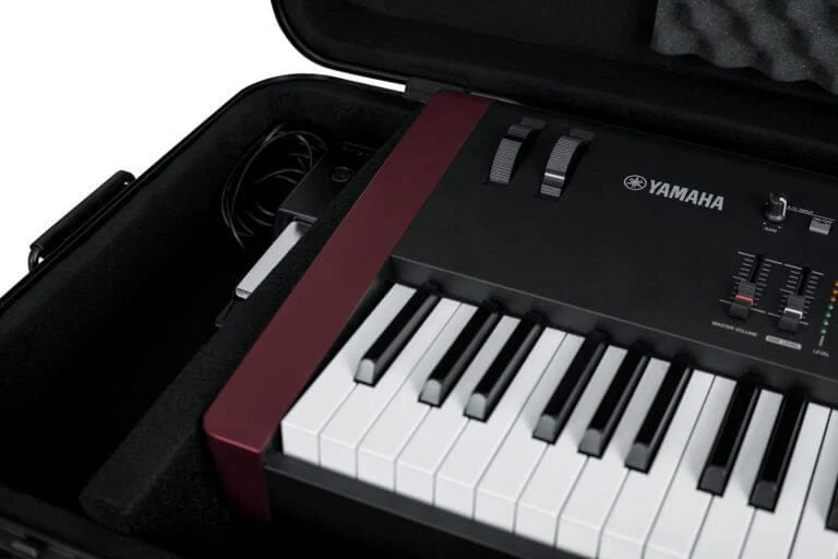Gator 88 Note Slimline Moulded Keyboard Case With TSA Locks - Image 8