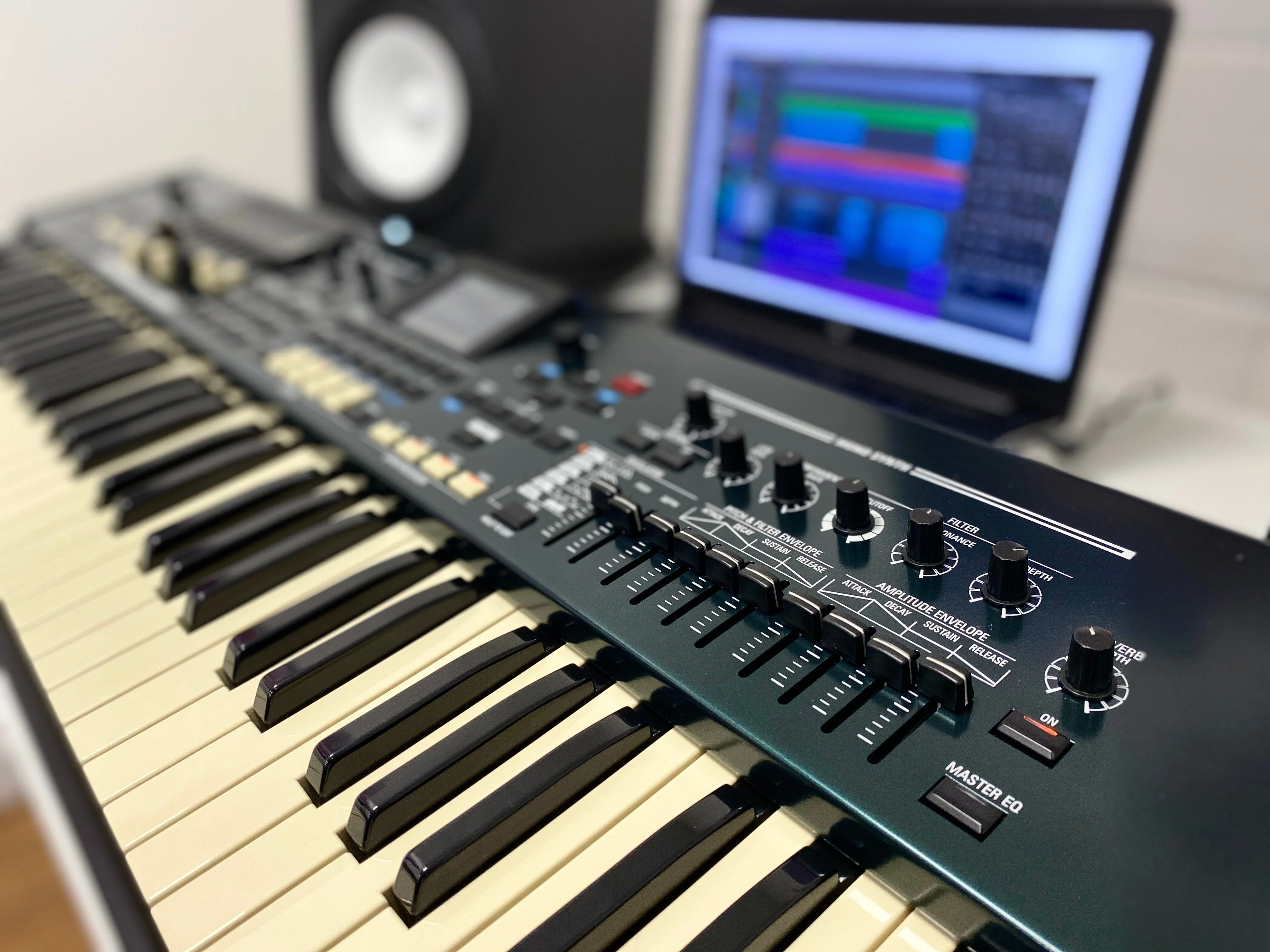 Hammond SK PRO 73 Bundle Incl Carry Case - Image 9
