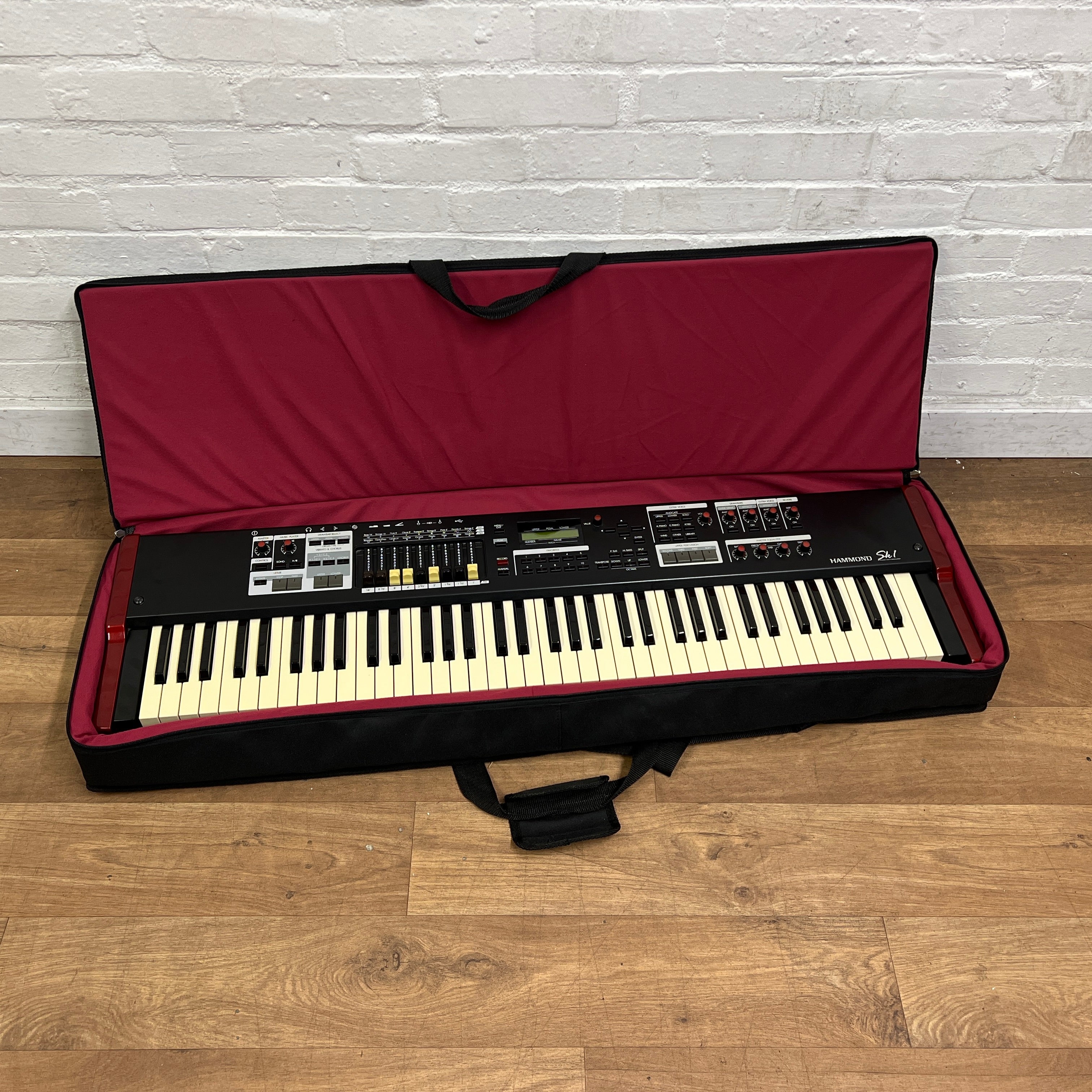Hammond SK1 73 Stage Keyboard with Carry Bag; Serial No: 15040112 | Second Hand - Image 2