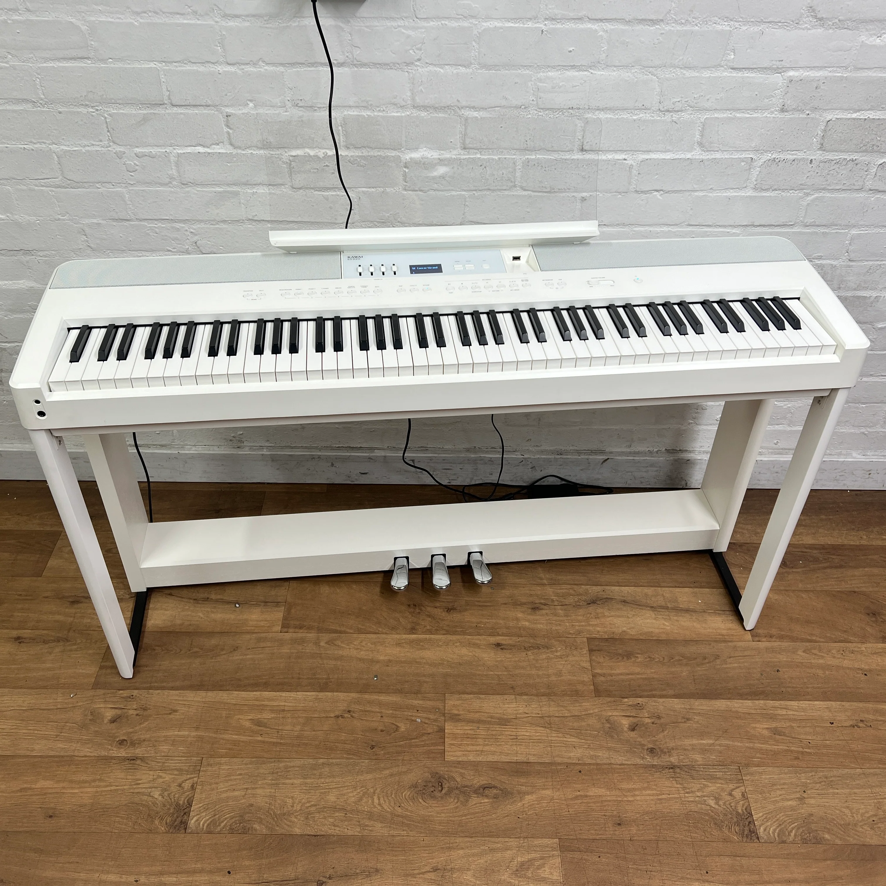 Kawai ES920W White Portable Piano With Stand & Pedalboard; Serial No: G614010 | Second Hand