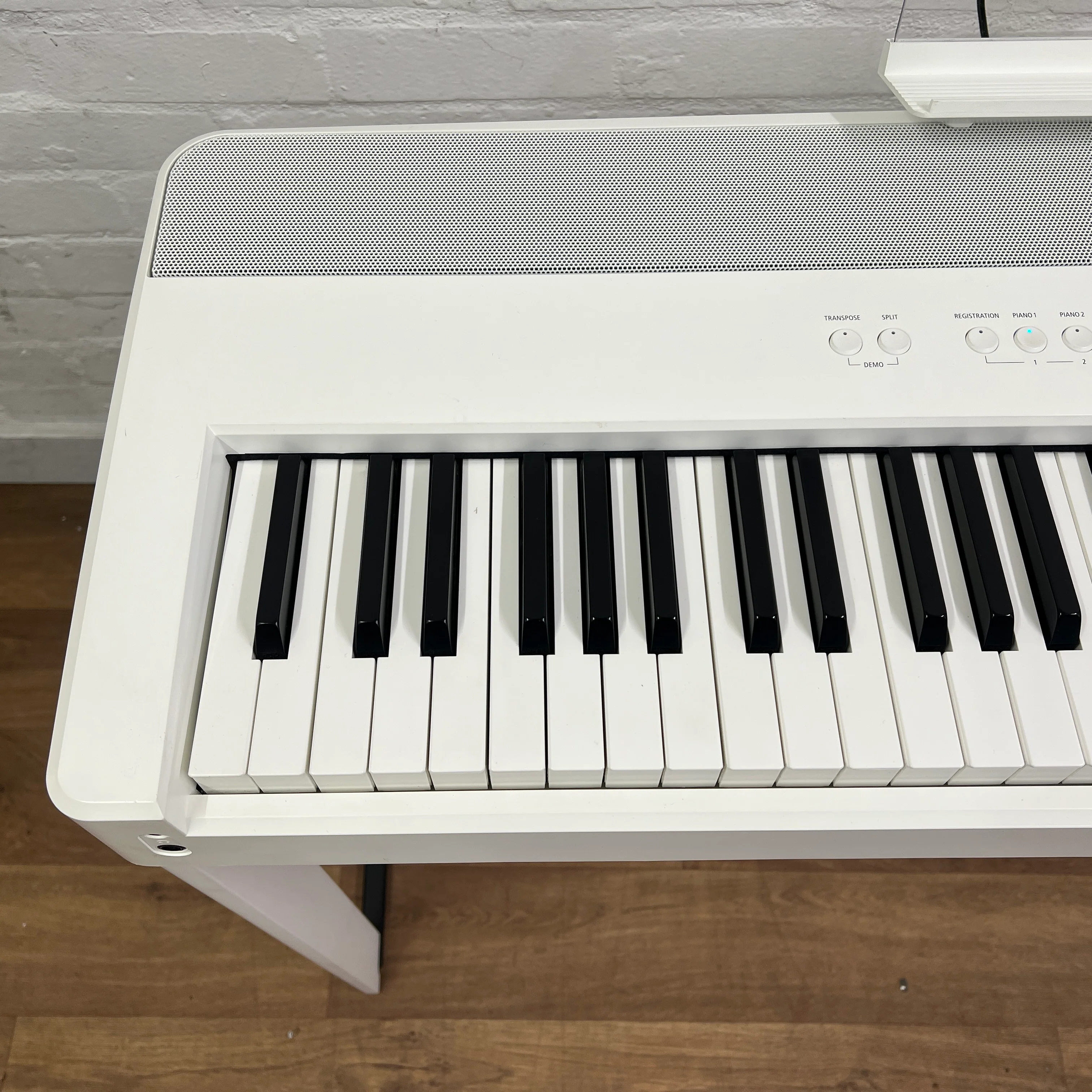Kawai ES920W White Portable Piano With Stand & Pedalboard; Serial No: G614010 | Second Hand - Image 2