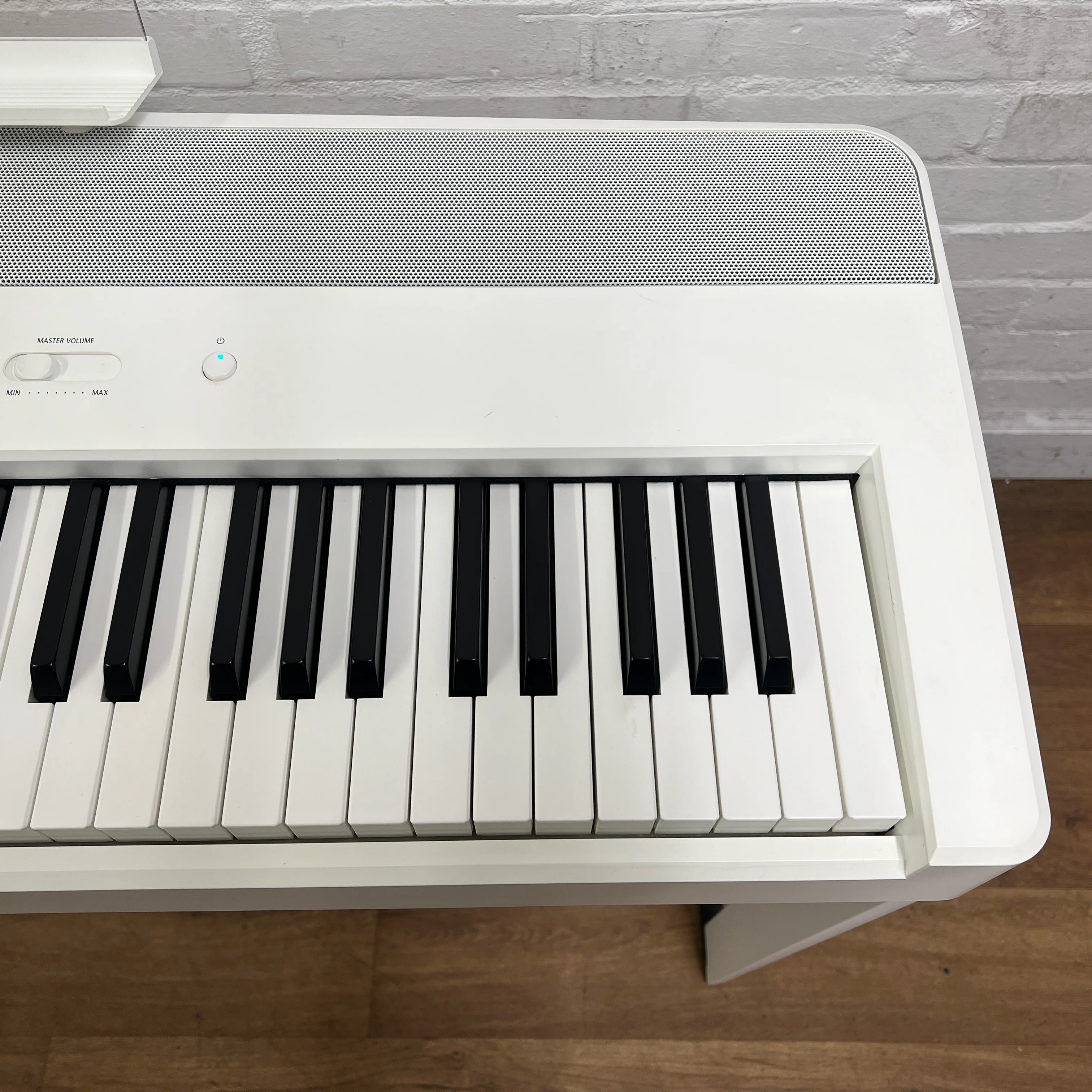 Kawai ES920W White Portable Piano With Stand & Pedalboard; Serial No: G614010 | Second Hand - Image 4