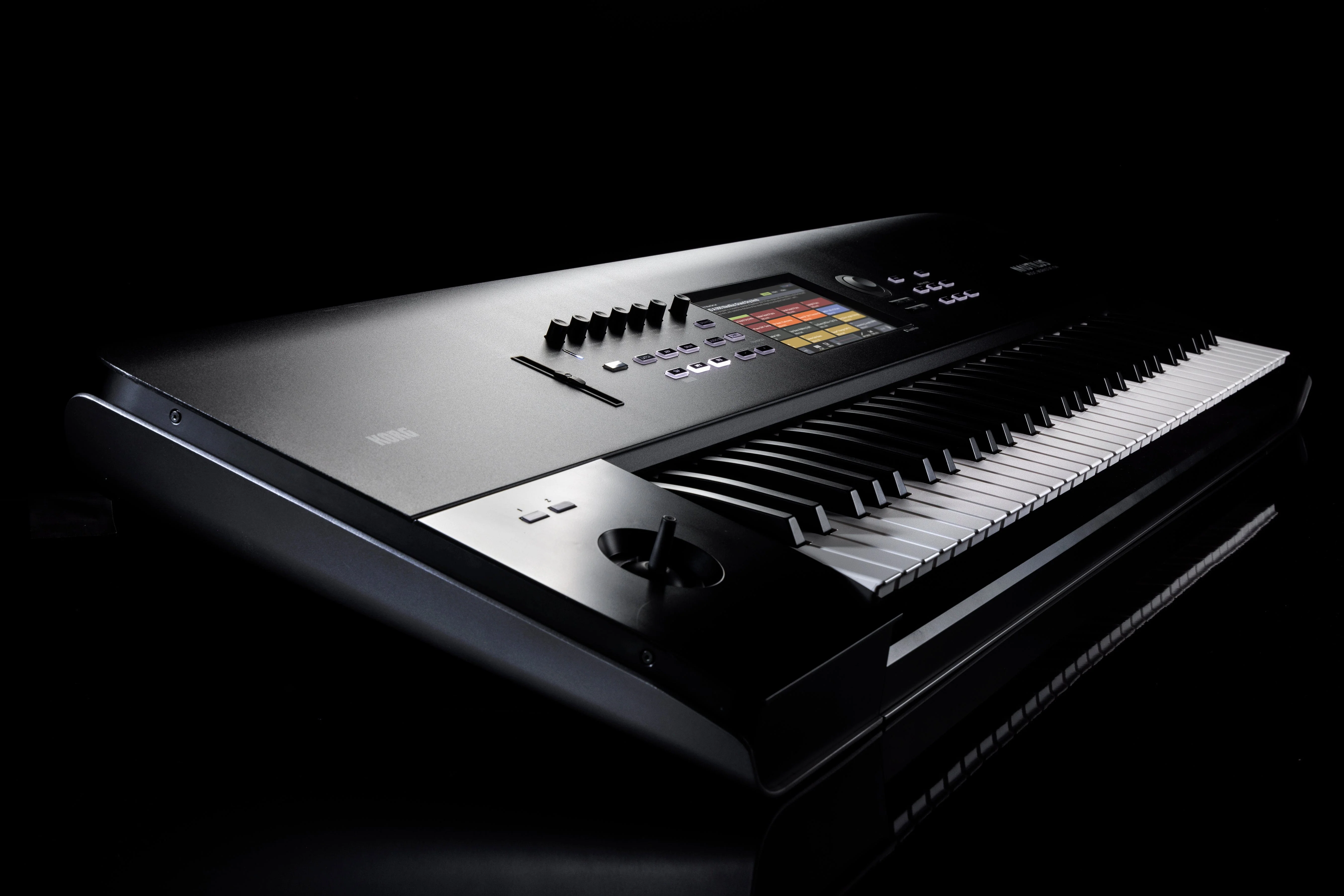 Korg Nautilus AT 61 Music Workstation with Aftertouch - Image 5