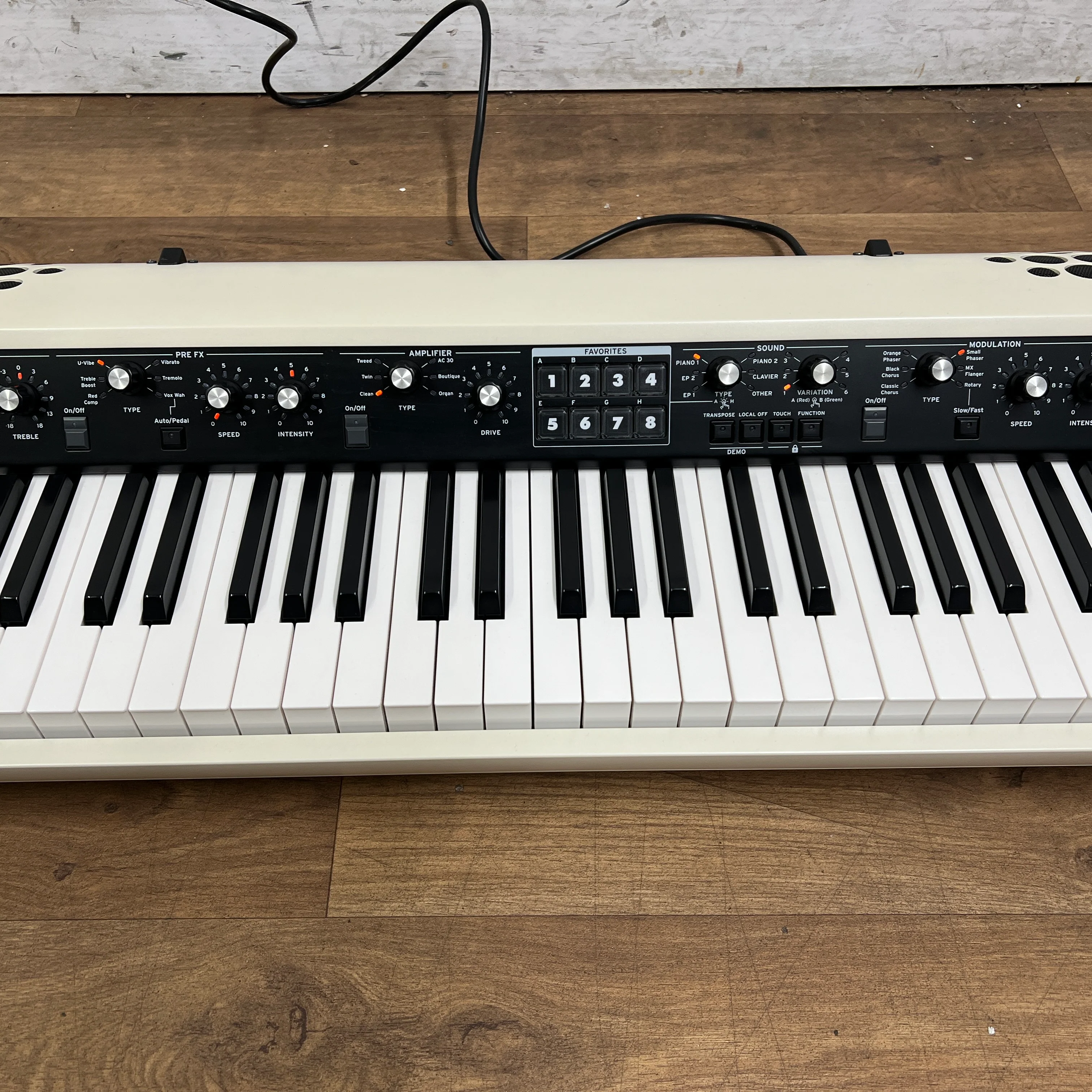 Korg SV2S 88 Stage Piano With Speakers; Serial No: 3460 | Second Hand - Image 3