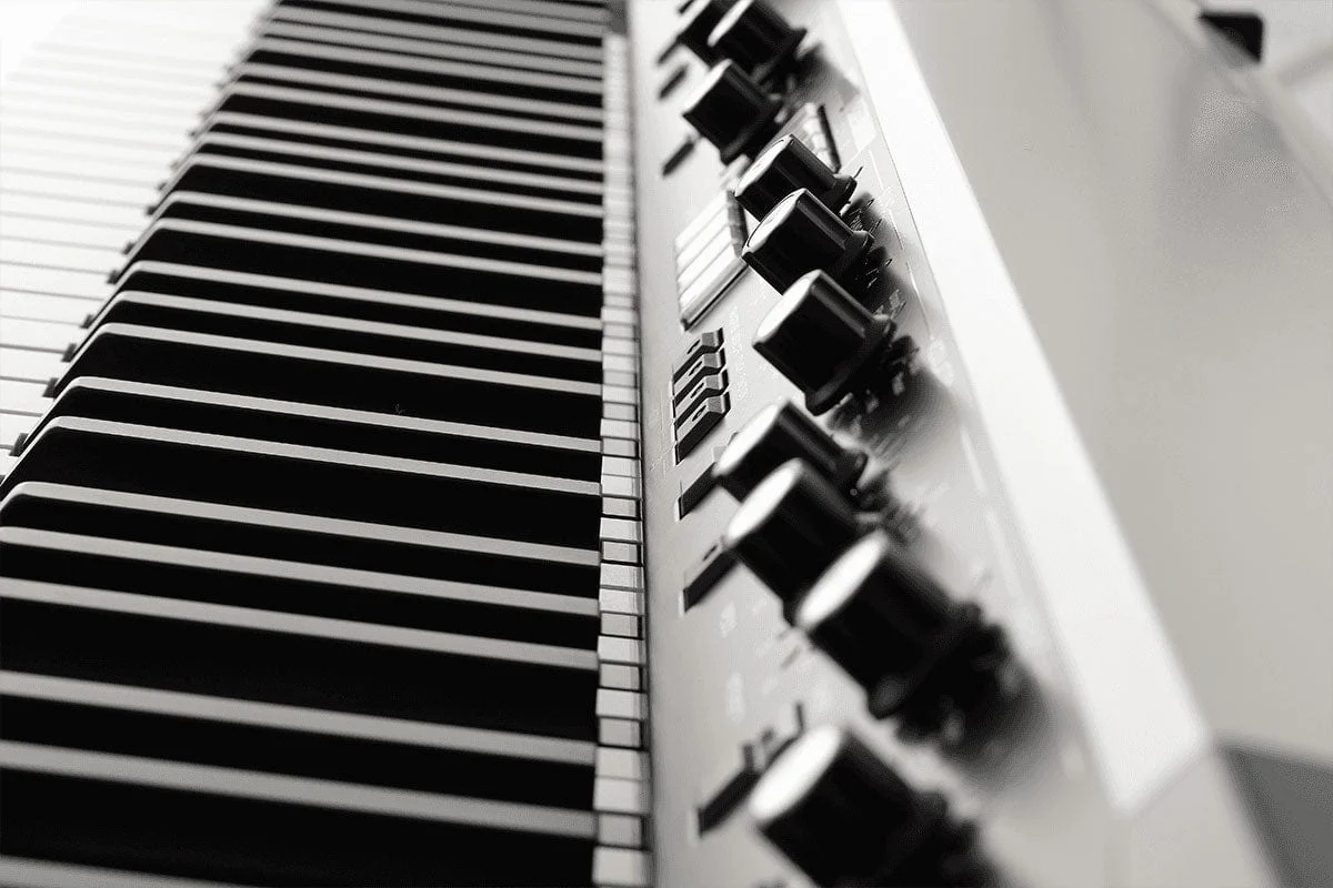 Korg SV2s Stage Vintage Piano With Speakers; 88 Keys - Image 5