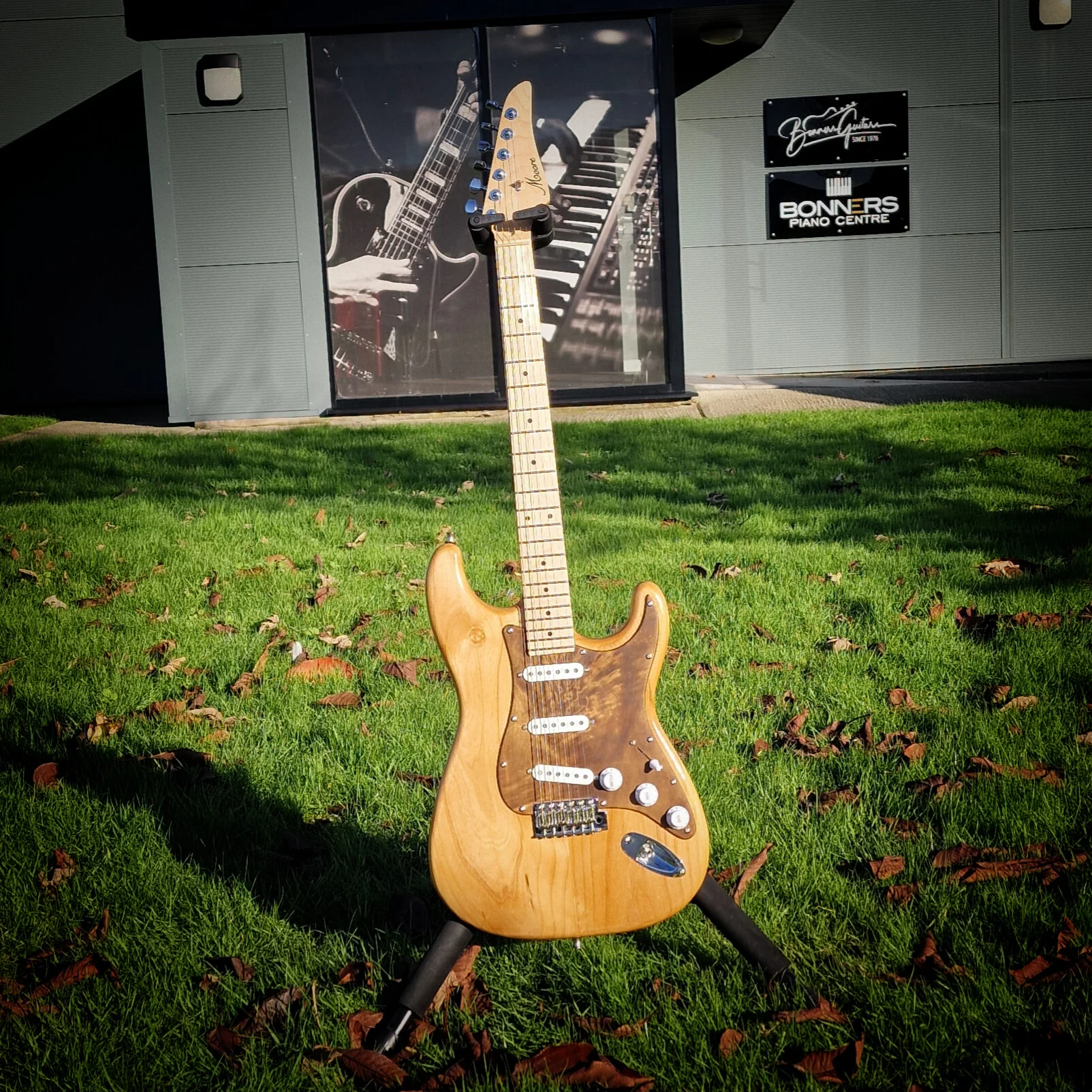 Moore Guitars Samuel; ‘FP’ Natural #010 - Image 2