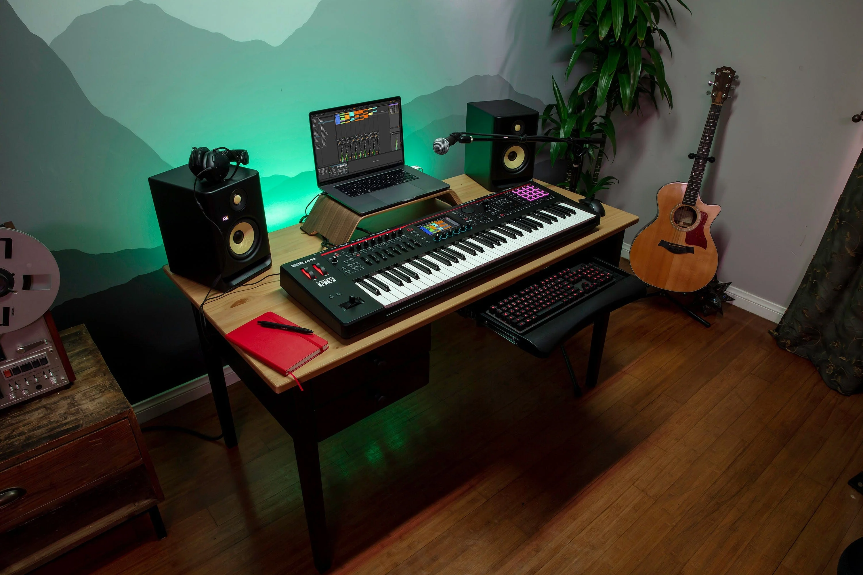 Roland FANTOM-06 61 Note Synthesizer Keyboard - Image 4
