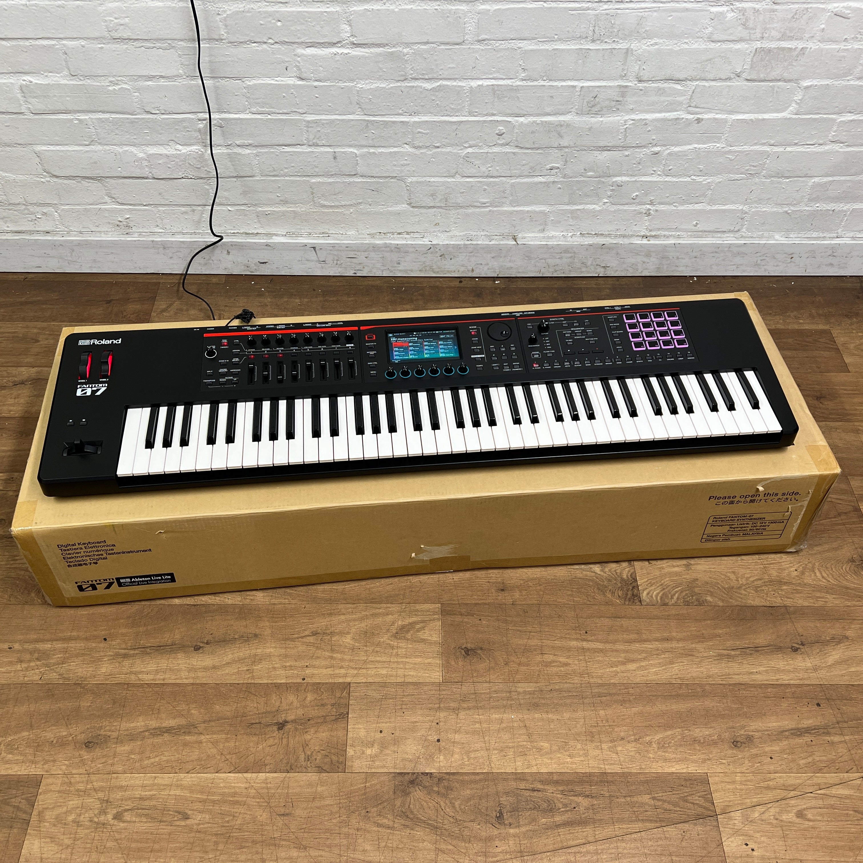 Roland Fantom 07 Keyboard; Serial No: Z7Q4962 | Second Hand