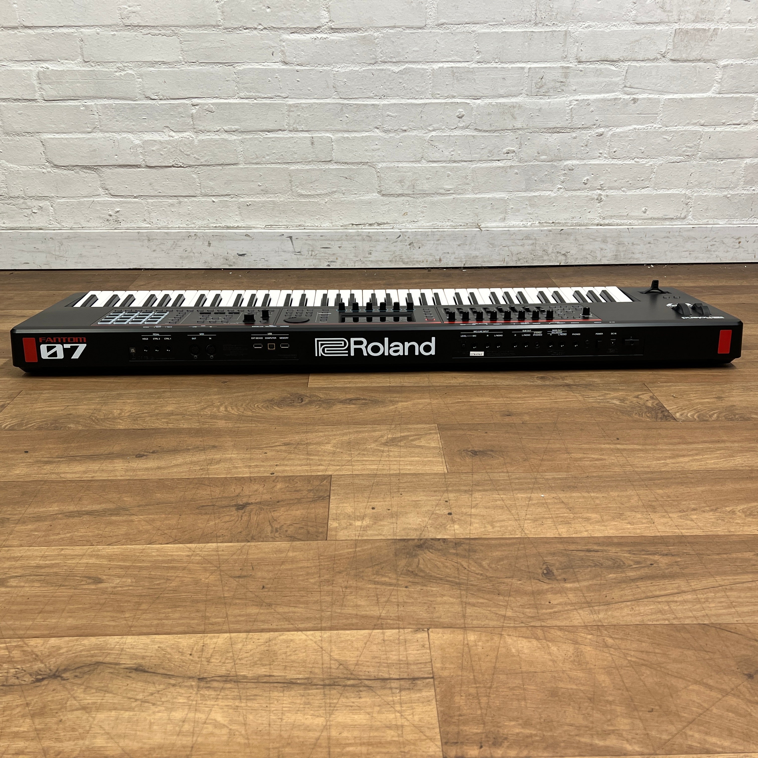Roland Fantom 07 Keyboard; Serial No: Z7Q4962 | Second Hand - Image 13