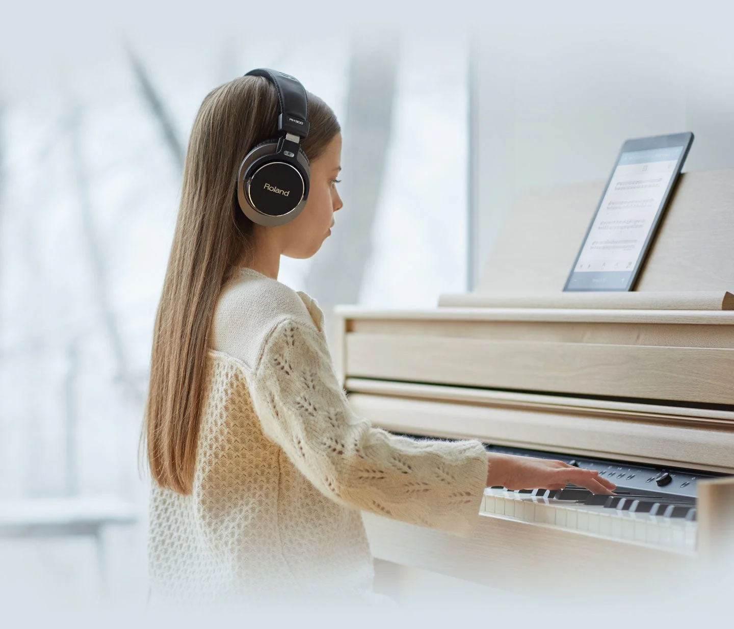 Roland HP702 Digital Piano; White - Image 9