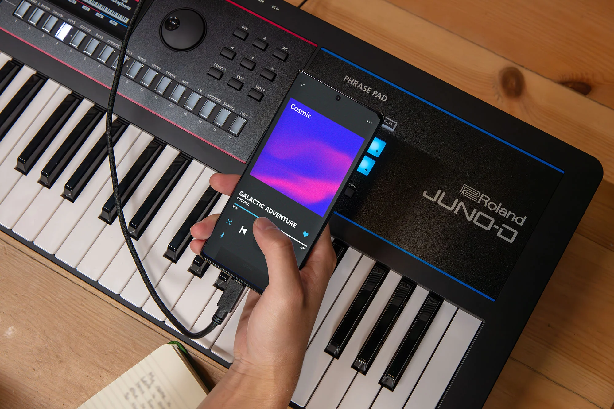 Roland Juno D7 Synthesizer - Image 9