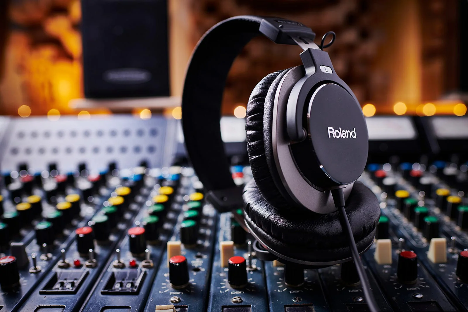 Roland RH300 Headphones - Image 5