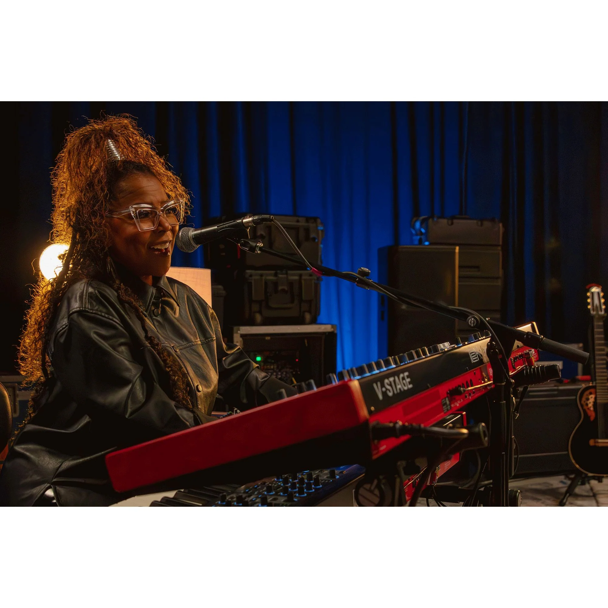 Roland V-Stage 88 Keyboard - Image 11