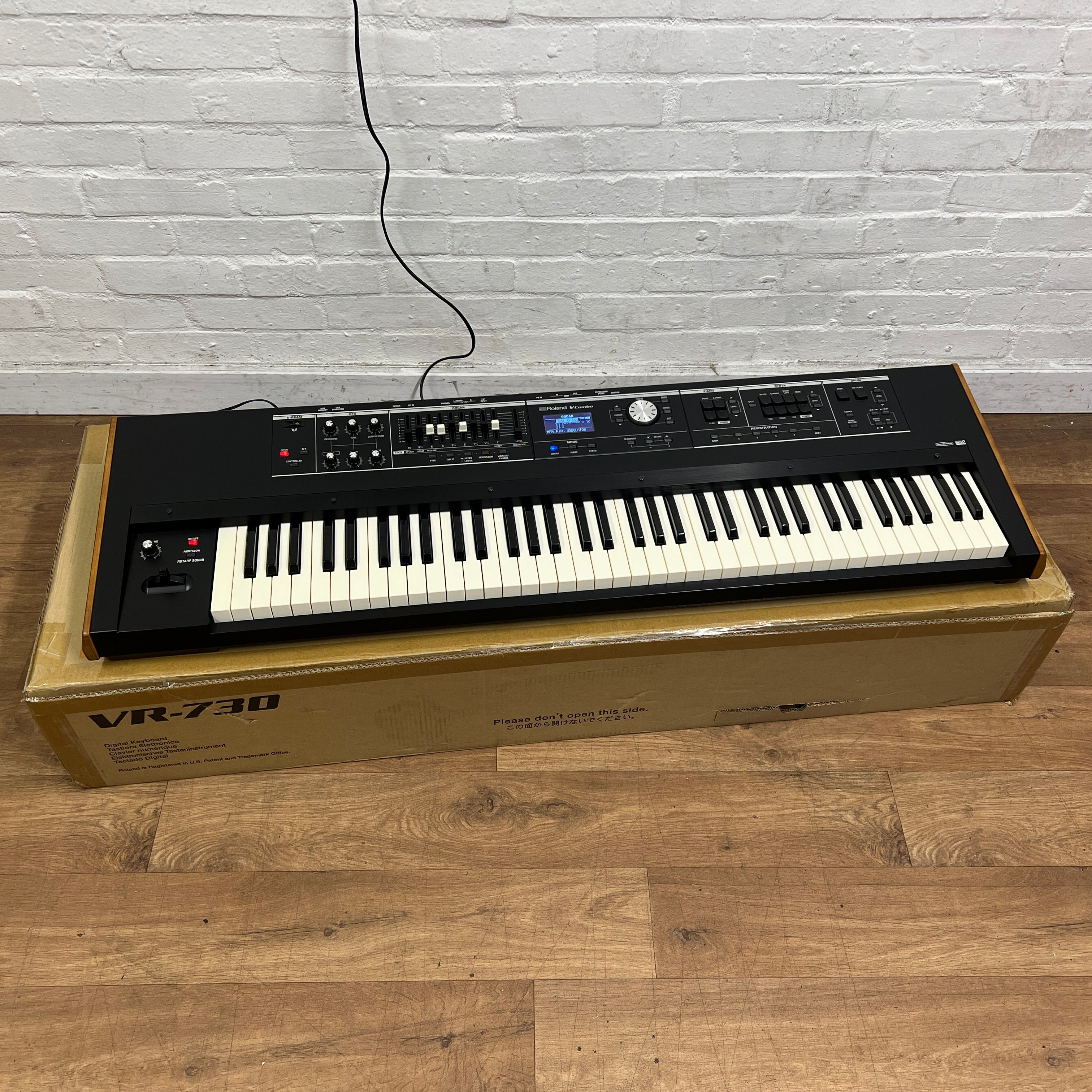 Roland VR730 73 Note V-Combo Keyboard; Serial No: Z9I1728 | Second Hand