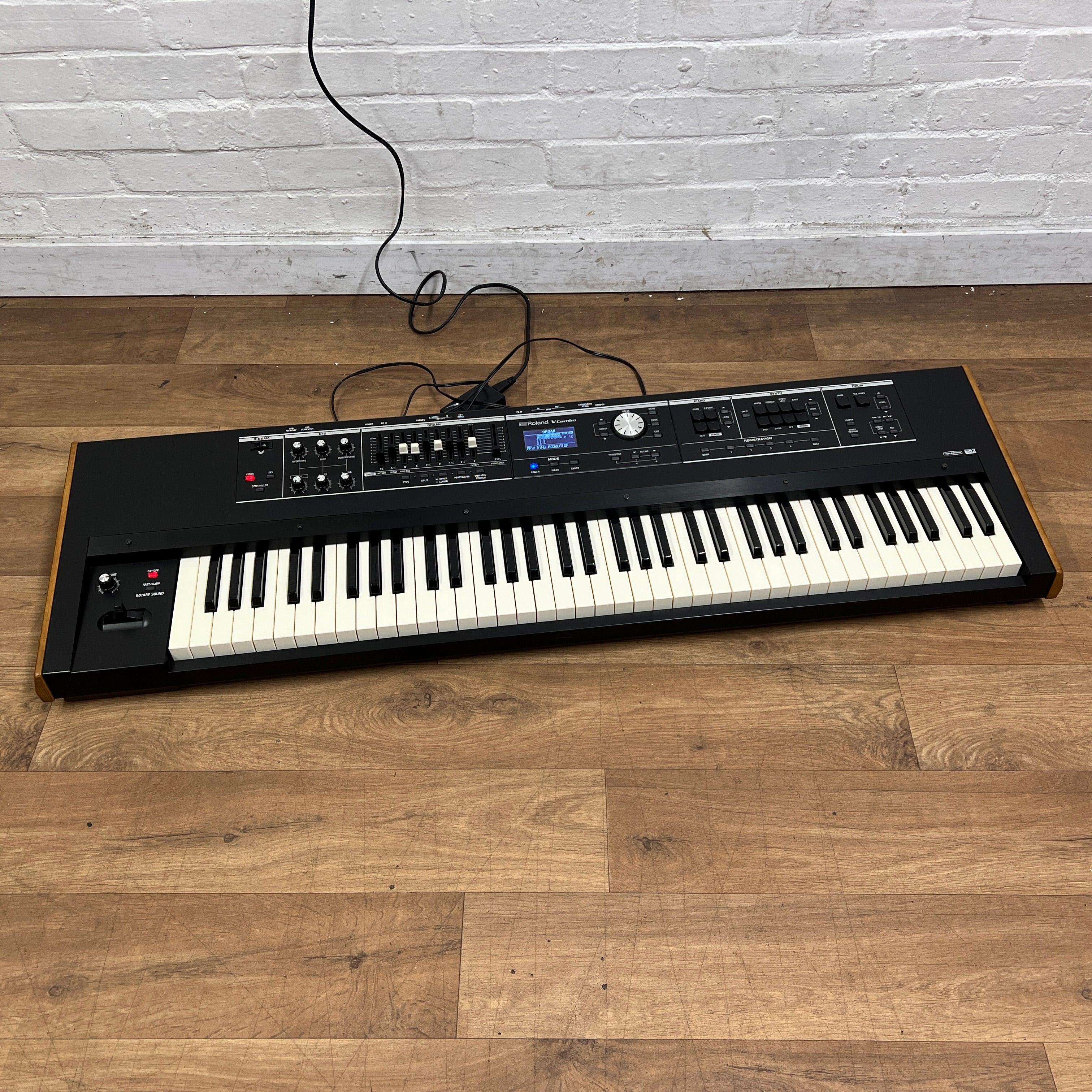 Roland VR730 73 Note V-Combo Keyboard; Serial No: Z9I1728 | Second Hand - Image 2