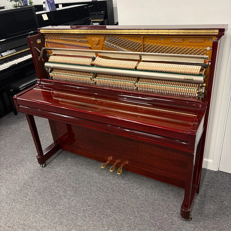 Samick JS121 Upright Piano in Polished Mahogany: Serial No: JJK00036 | Second Hand - Image 2