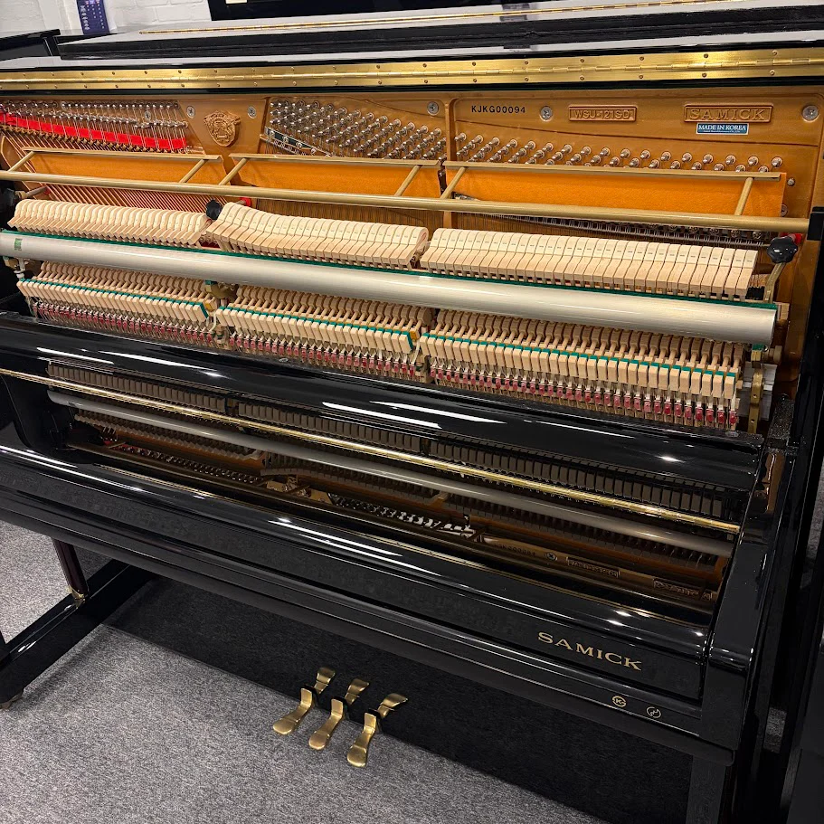 Samick WSU121SD Upright Piano in Polished Ebony: Serial No: KJKG00094 | Second Hand - Image 2