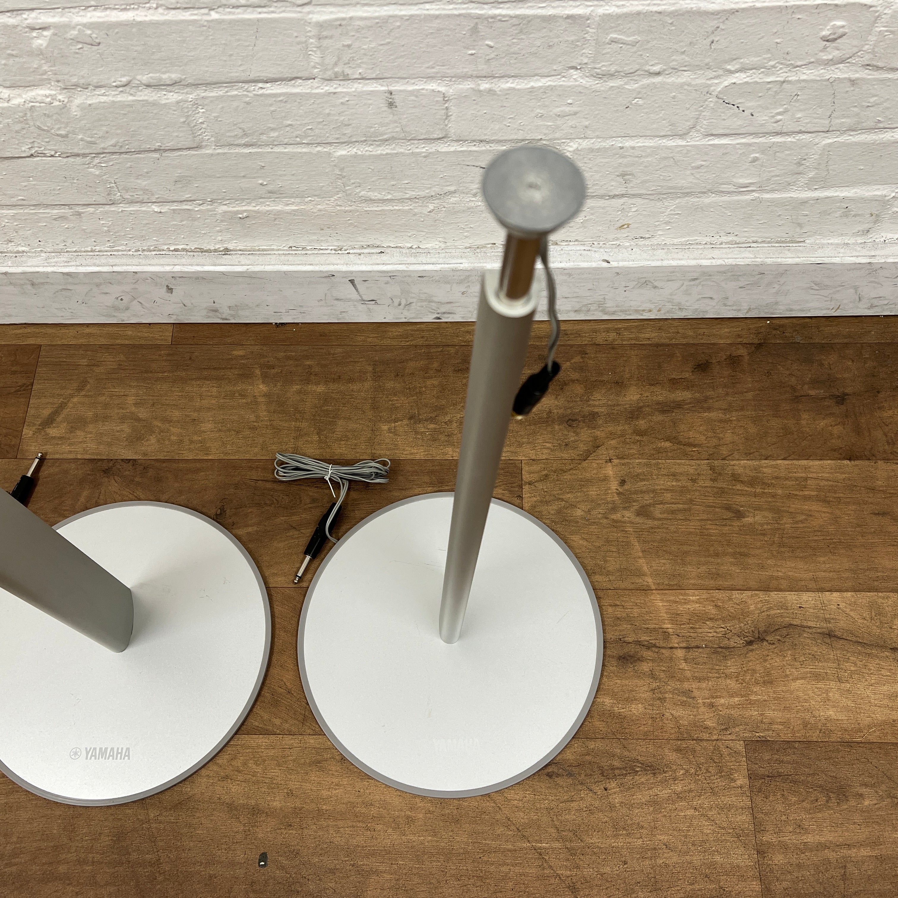 Yamaha SPS80 Satellite Speaker Stand For Tyros Keyboards (Pair): Serial No: FH5D42 | Second Hand - Image 6