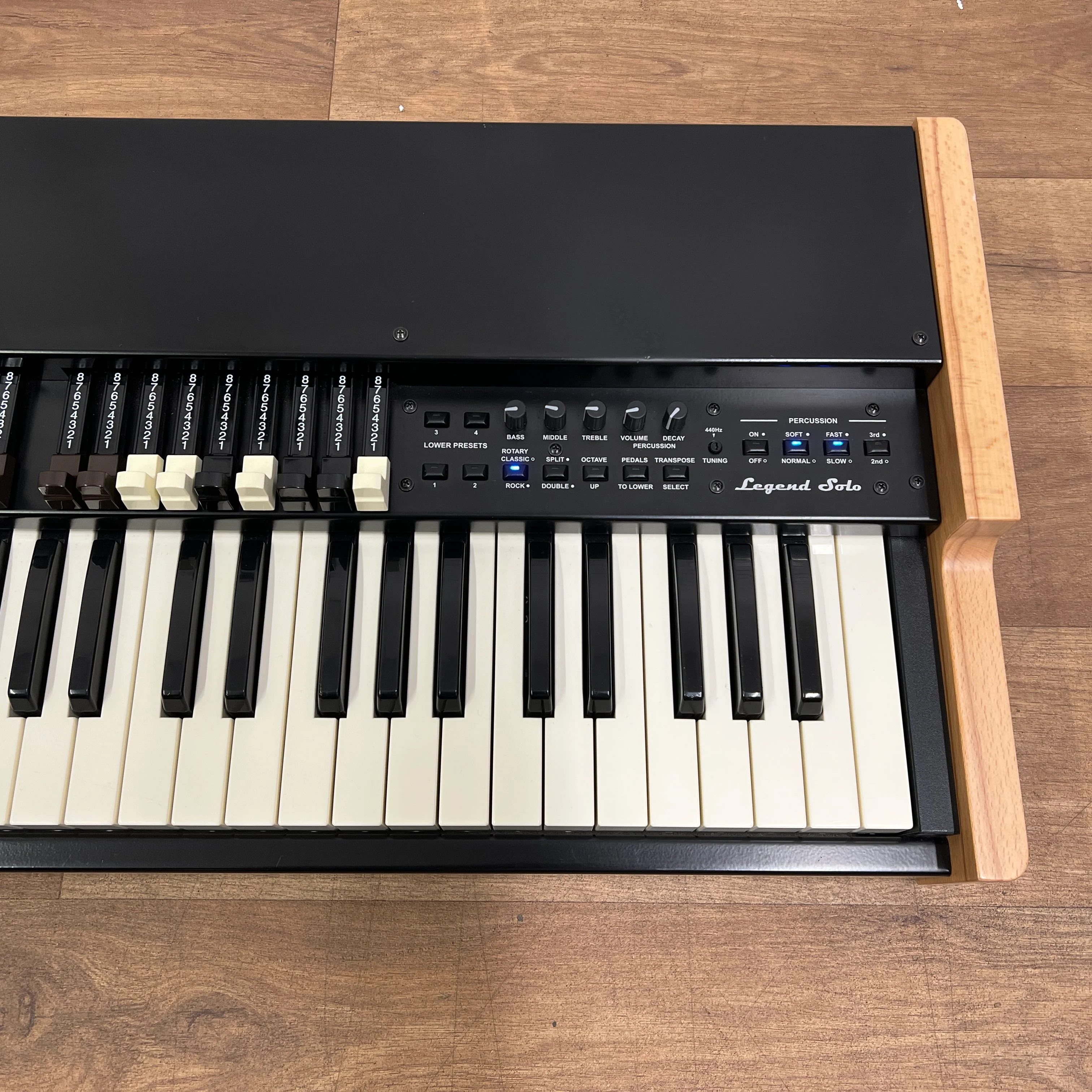 Viscount Legend Solo Keyboard Organ; Serial No: 2049988 | Second Hand - Image 4