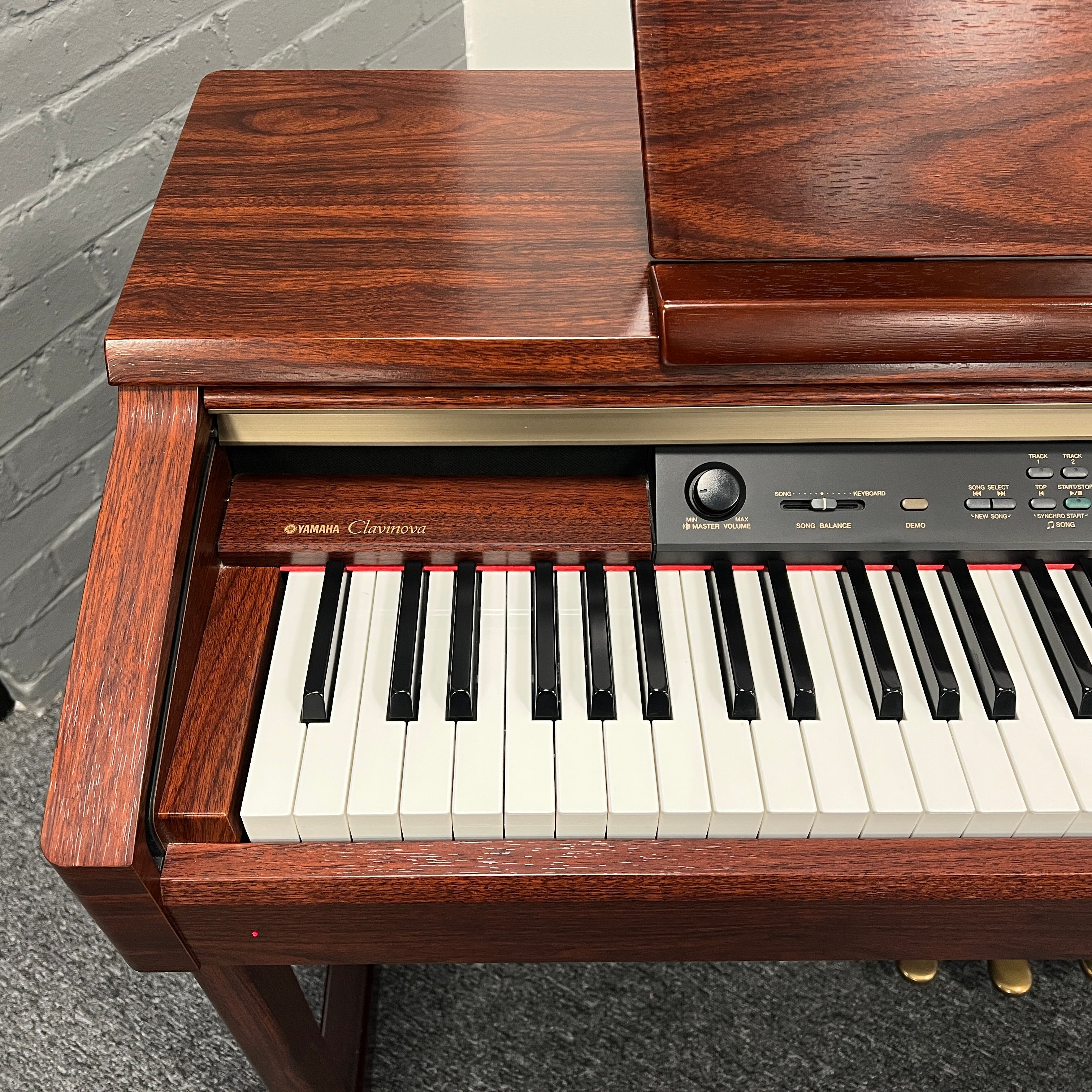 Yamaha CLP170M Digital Piano; Serial No: 607432 | Second Hand - Image 3