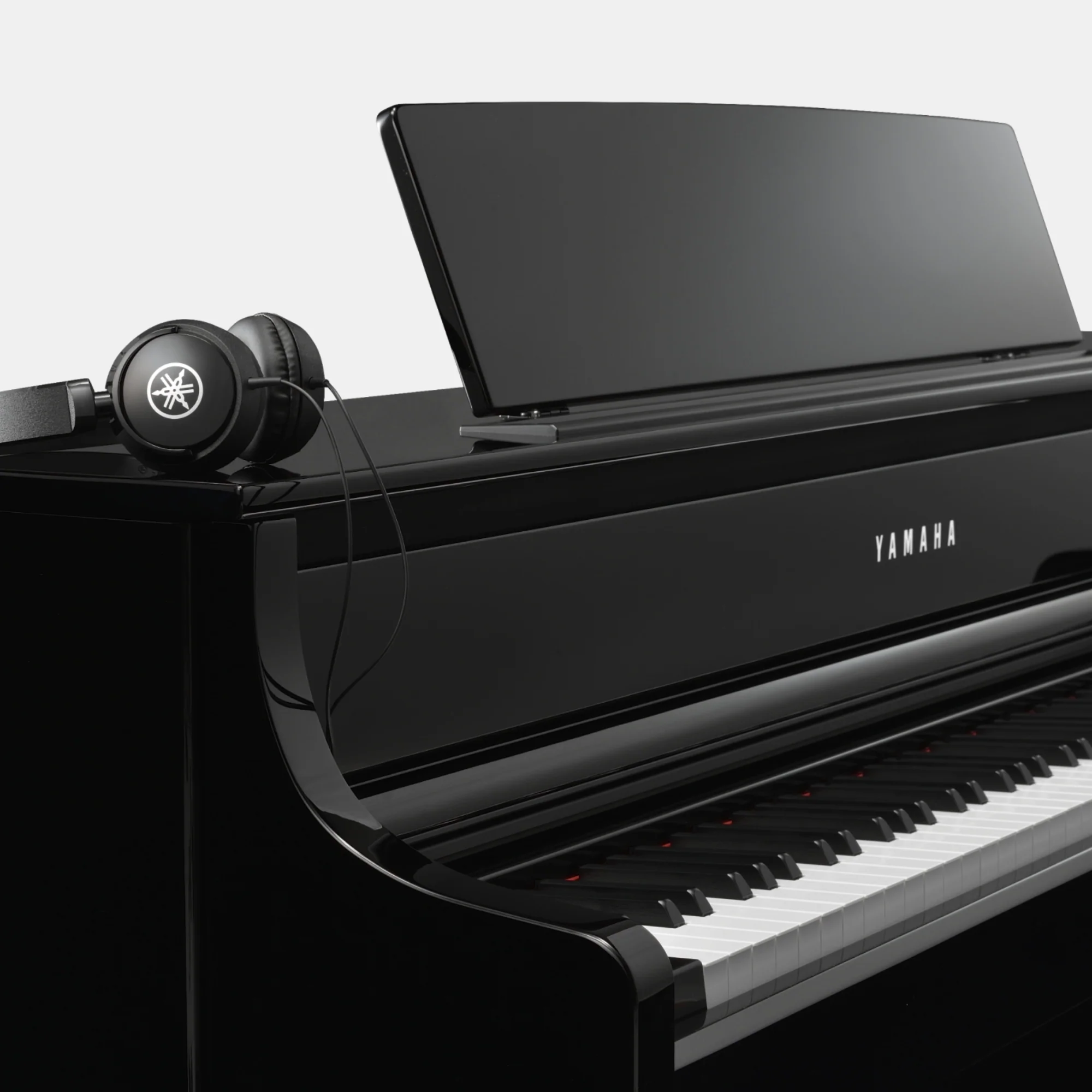 Yamaha CLP875PE Clavinova Digital Piano; Polished Ebony - Image 8