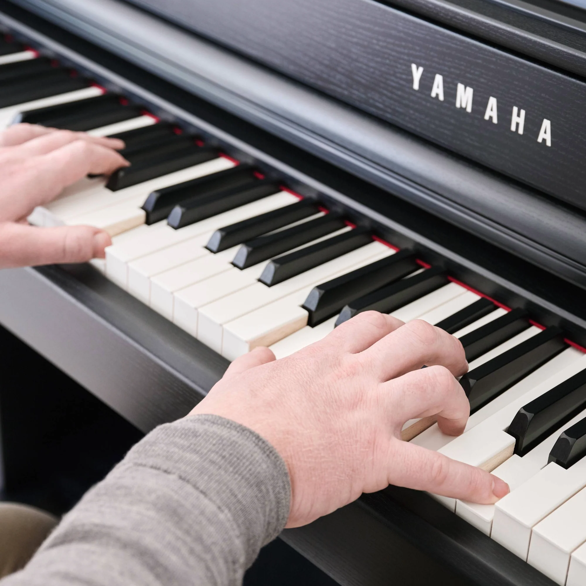 Yamaha CLP885 Digital Piano; Polished Ebony - Image 13