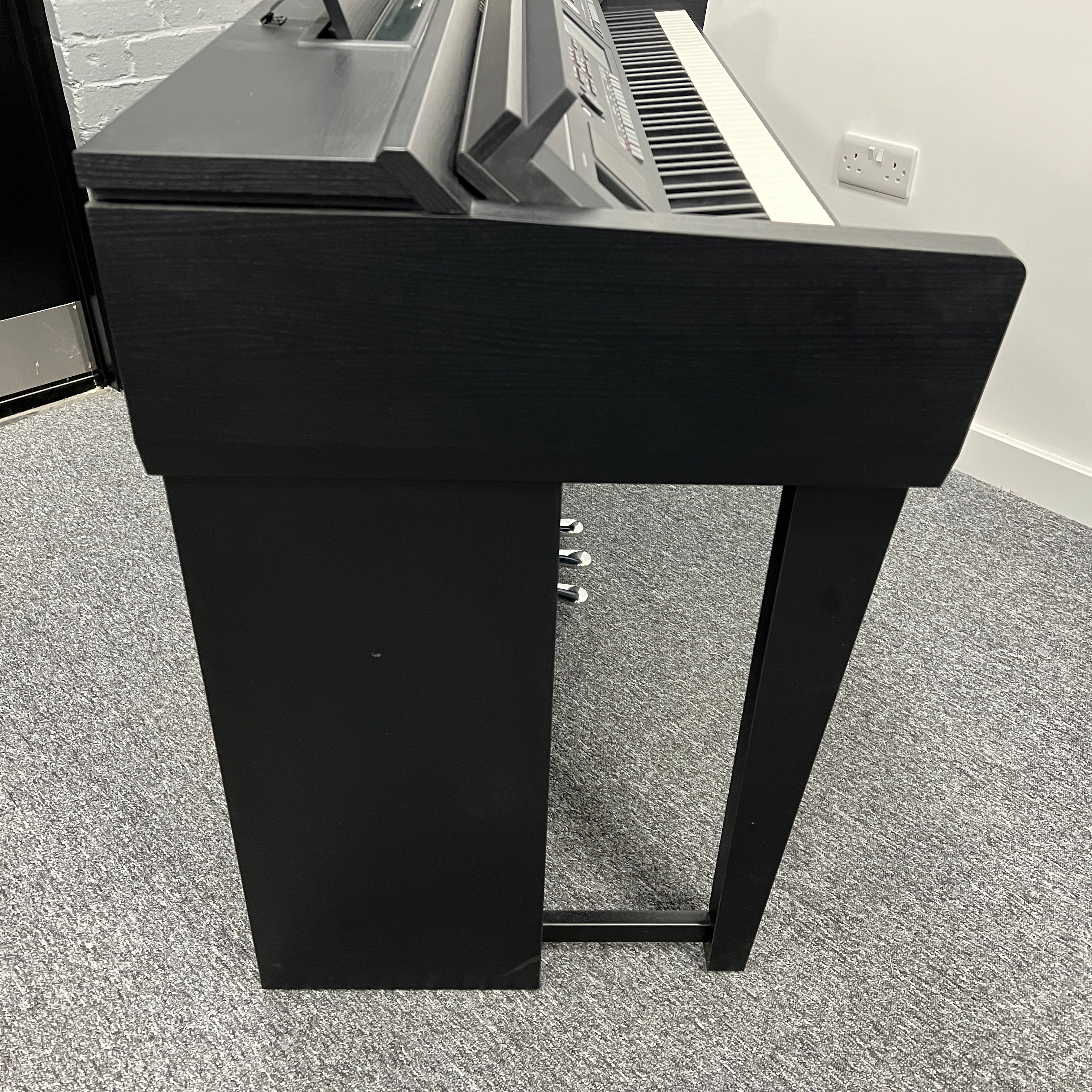 Yamaha CVP605B Digital Piano Black With Matching Stool; Serial No: BCUO01006 | Second Hand - Image 15