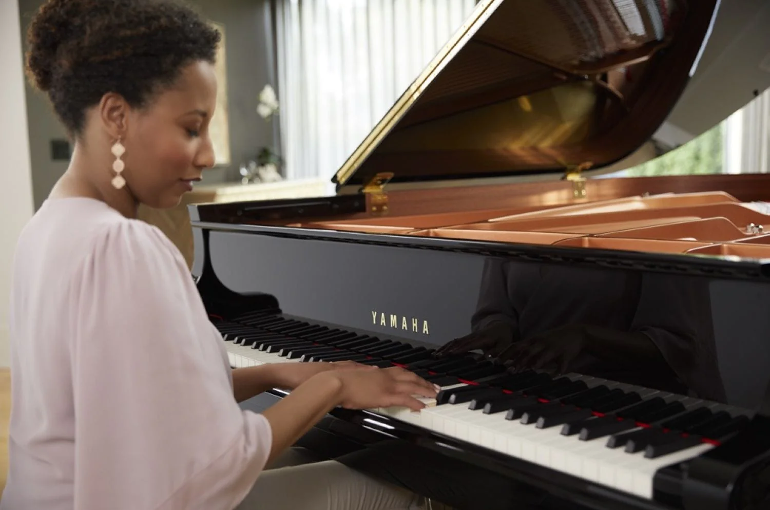 Yamaha GC2 Baby Grand Piano; Polished Ebony - Image 3