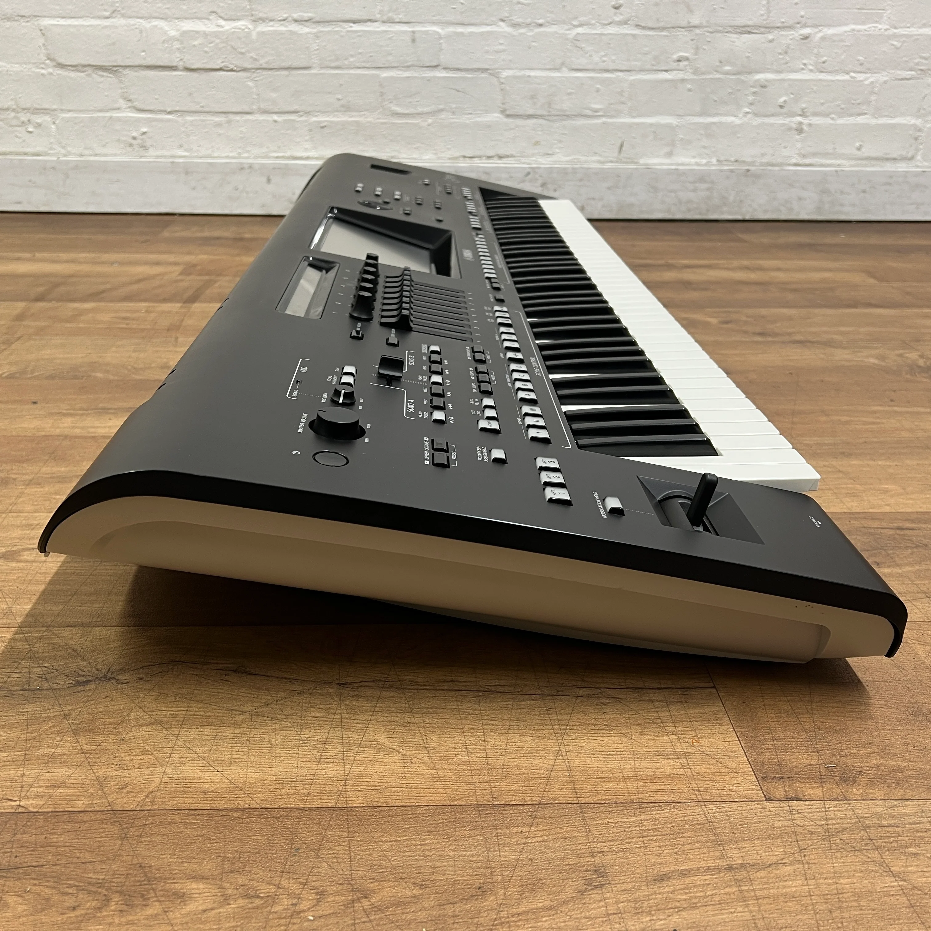 Yamaha Genos 1 Arranger Workstation Keyboard; Serial No: BEBM01035 | Second Hand - Image 6