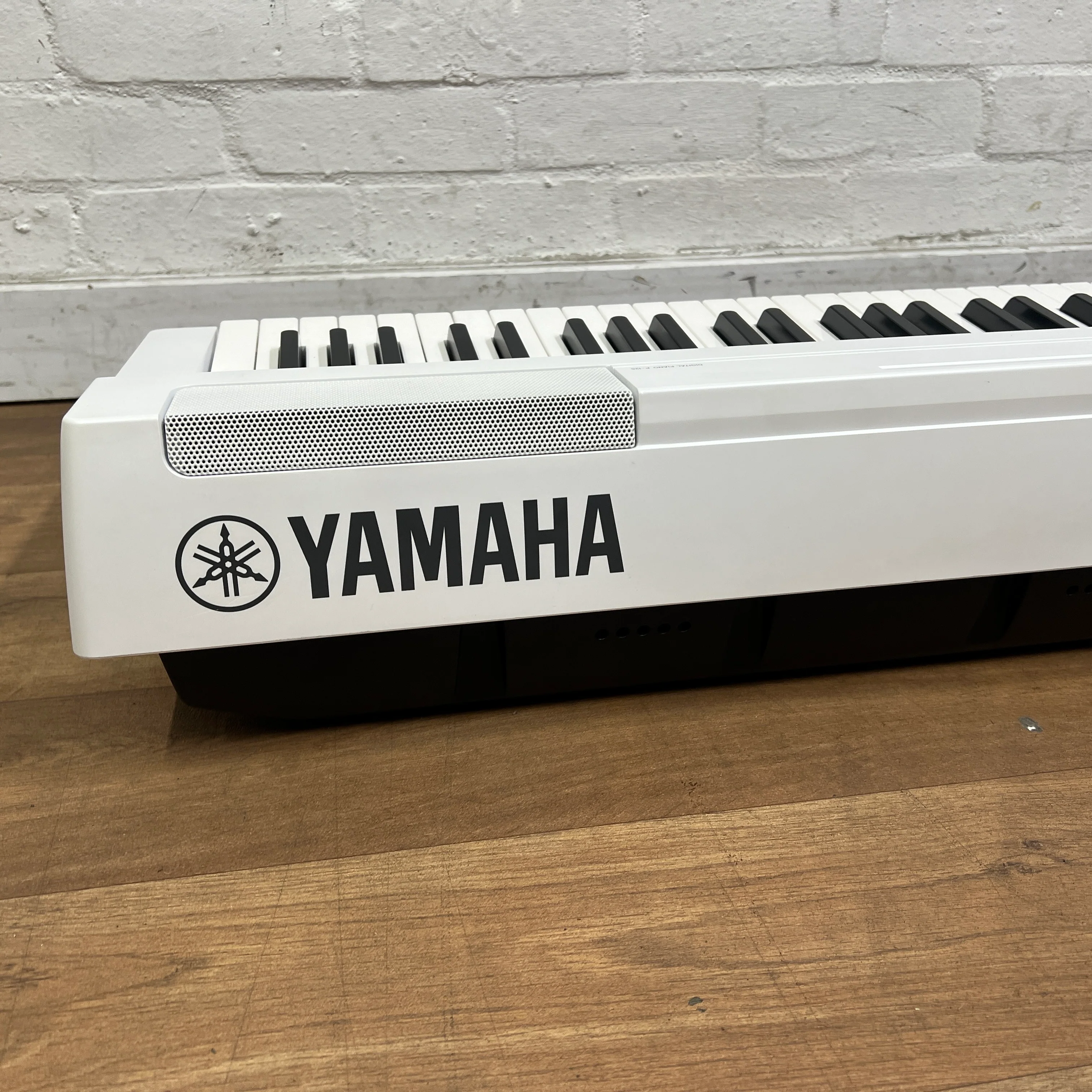 Yamaha P125WH Portable Piano Including Yamaha Soft Carry Case; Serial No: BBYO01046 | Second Hand - Image 9