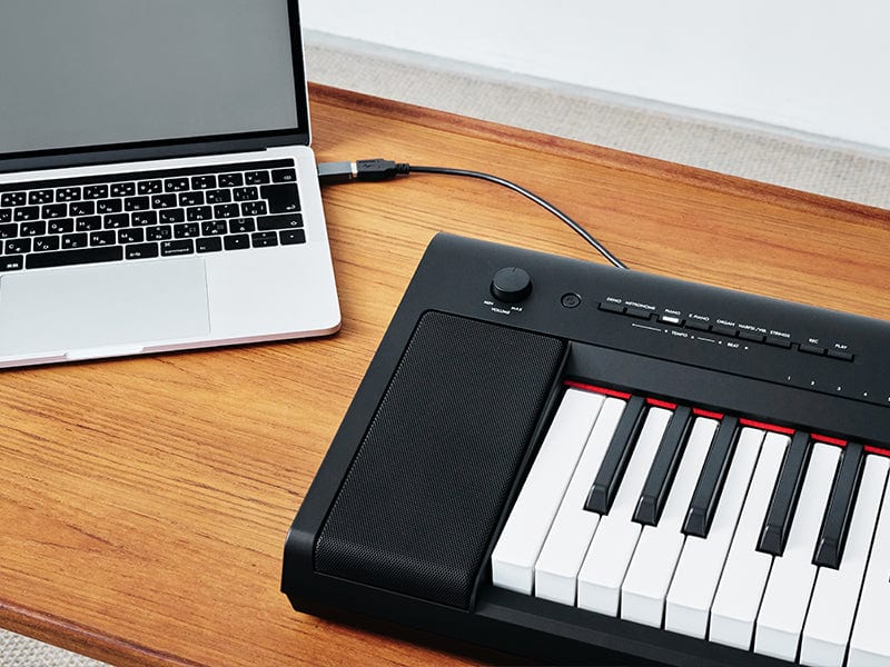 Yamaha Piaggero NP35 Smart Portable Piano; White - Image 5