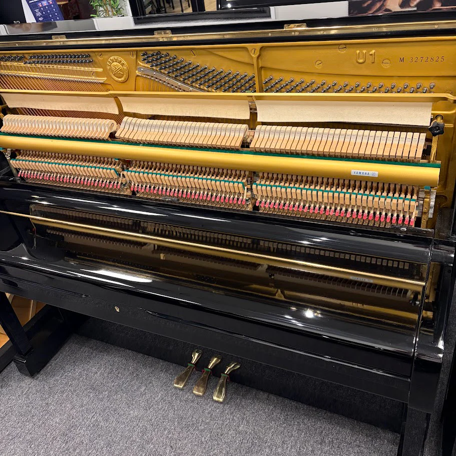 Yamaha U1 Upright Piano in Polished Black: Serial No: M3272825 | Second Hand - Image 2
