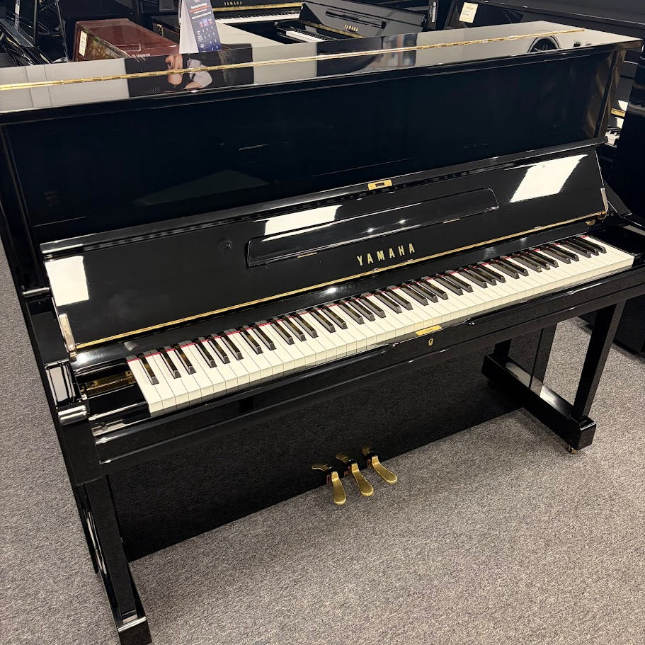 Yamaha U1 Upright Piano in Polished Ebony: Serial No: 5897250 | Second Hand - Image 4
