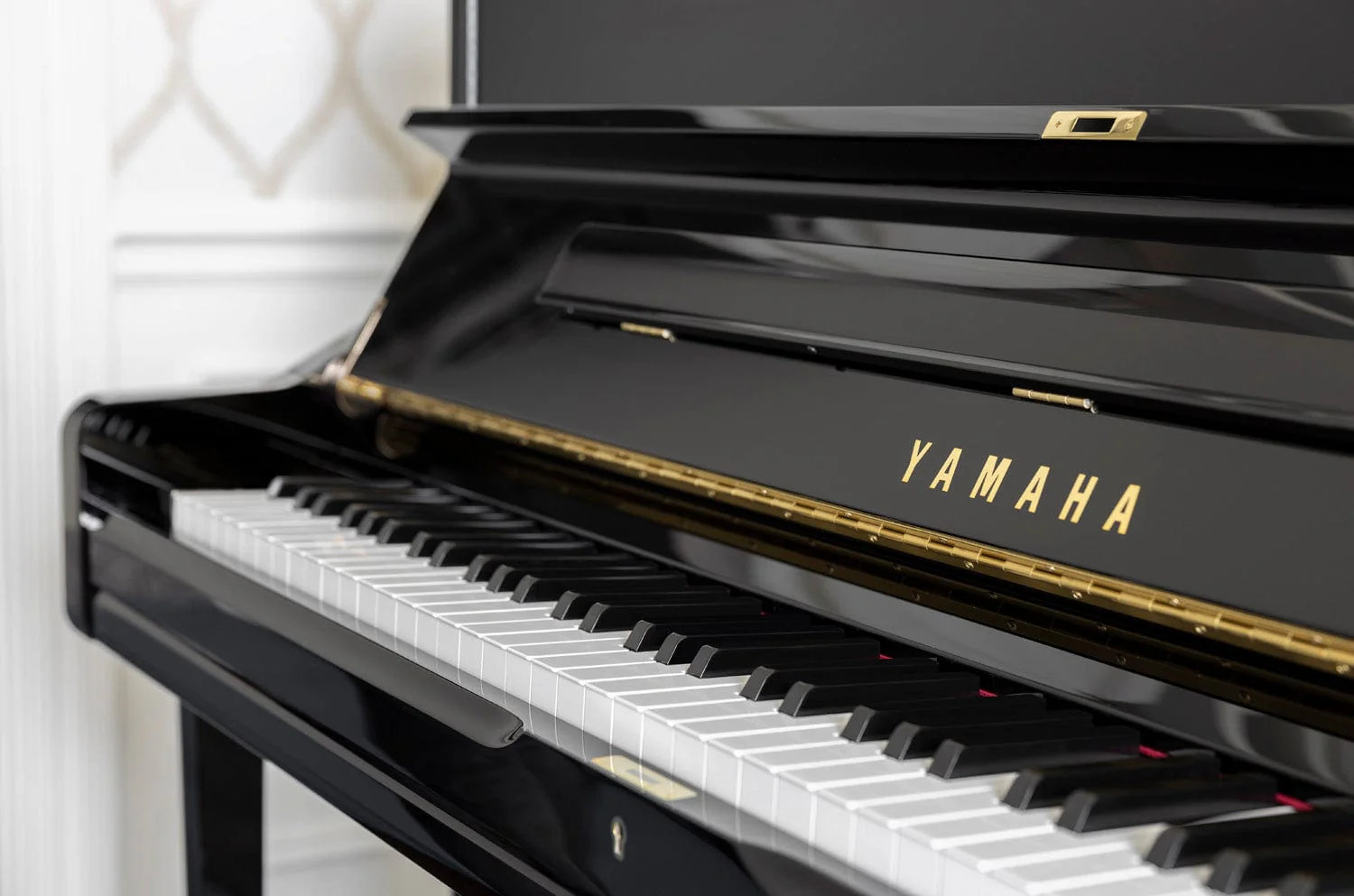 Yamaha U1 Upright Piano; Polished Ebony - Image 7