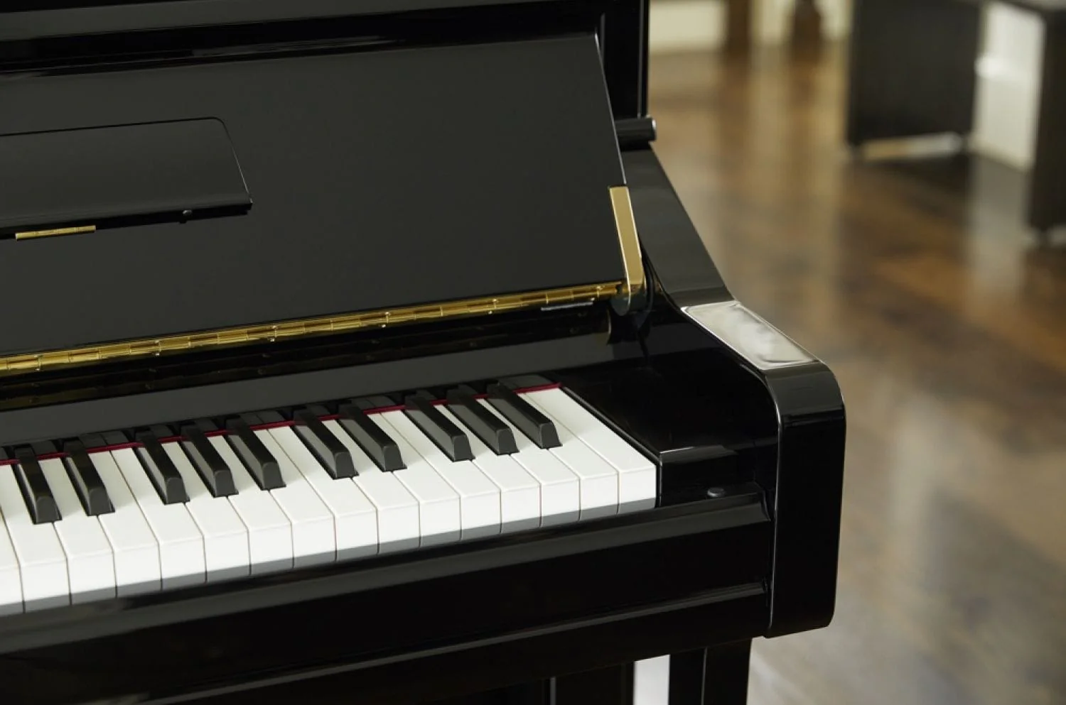 Yamaha U1 Upright Piano; Polished Ebony - Image 8