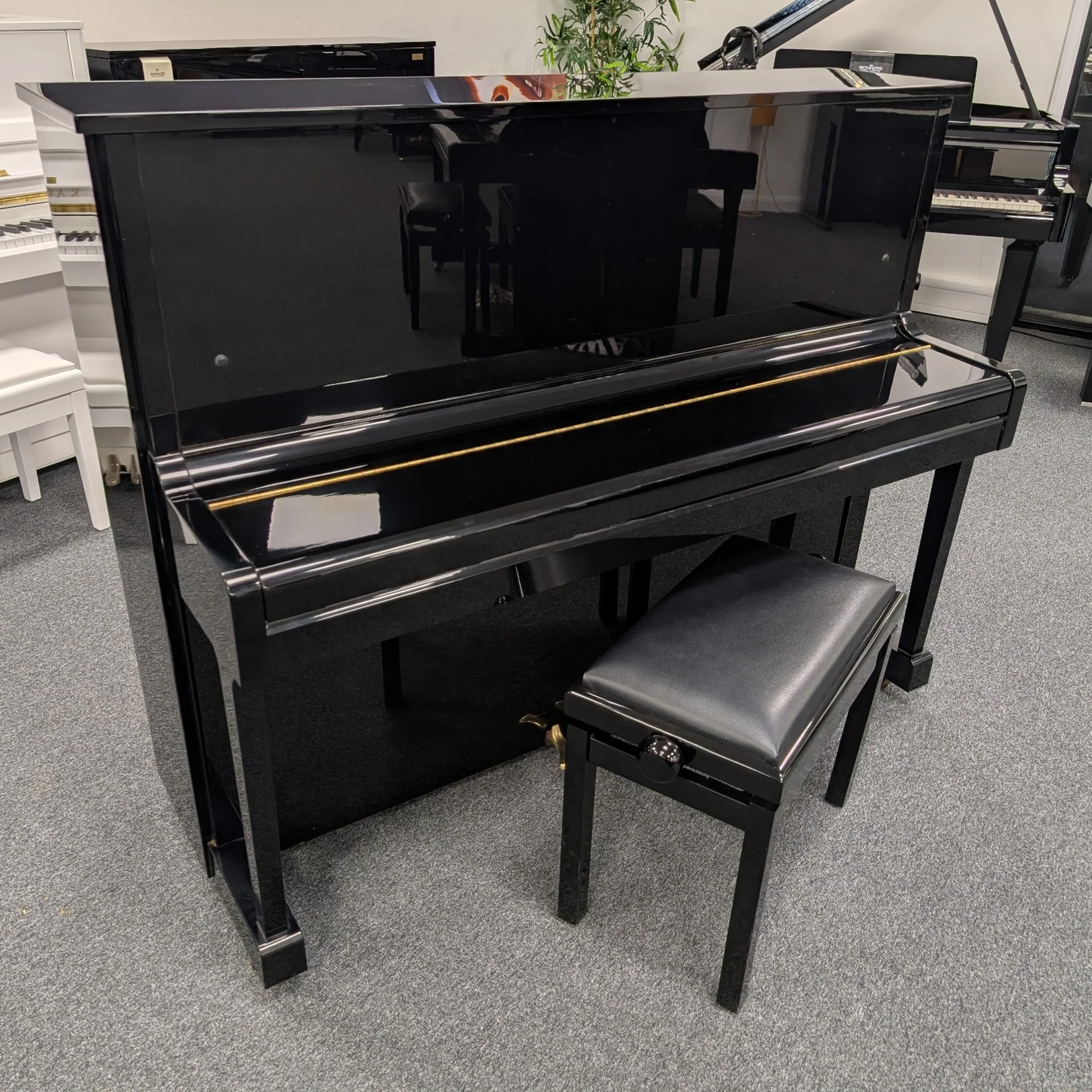 Yamaha U10 B1 Upright Piano in Polished Black: Serial No: 4406847 | Second Hand - Image 5