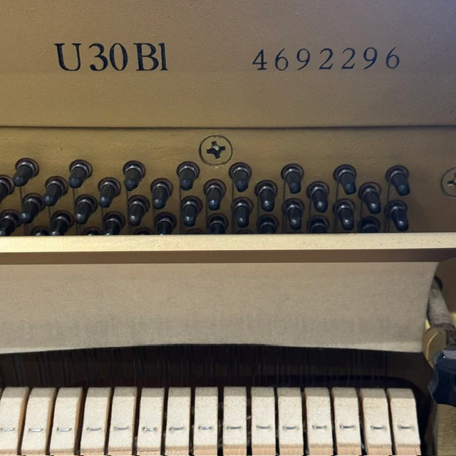 Yamaha U30 B1 Upright Piano in Polished Black: Serial No: 4692296 | Second Hand - Image 3
