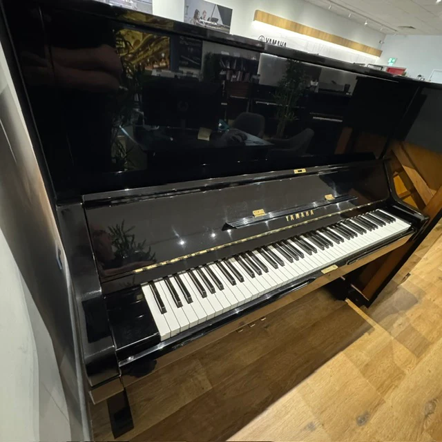 Yamaha UX Upright Piano in Polished Black: Serial No: 2068916 | Second Hand - Image 4