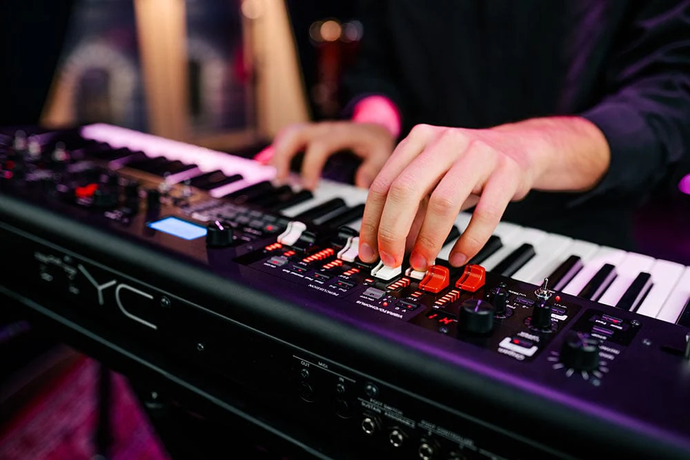 Yamaha YC61 Drawbar Organ & Stage Keyboard - Image 6